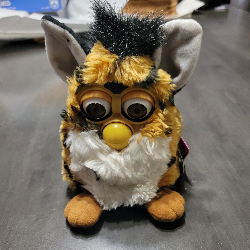 Furby-Style Interactive Plush Toy - Yellow & White